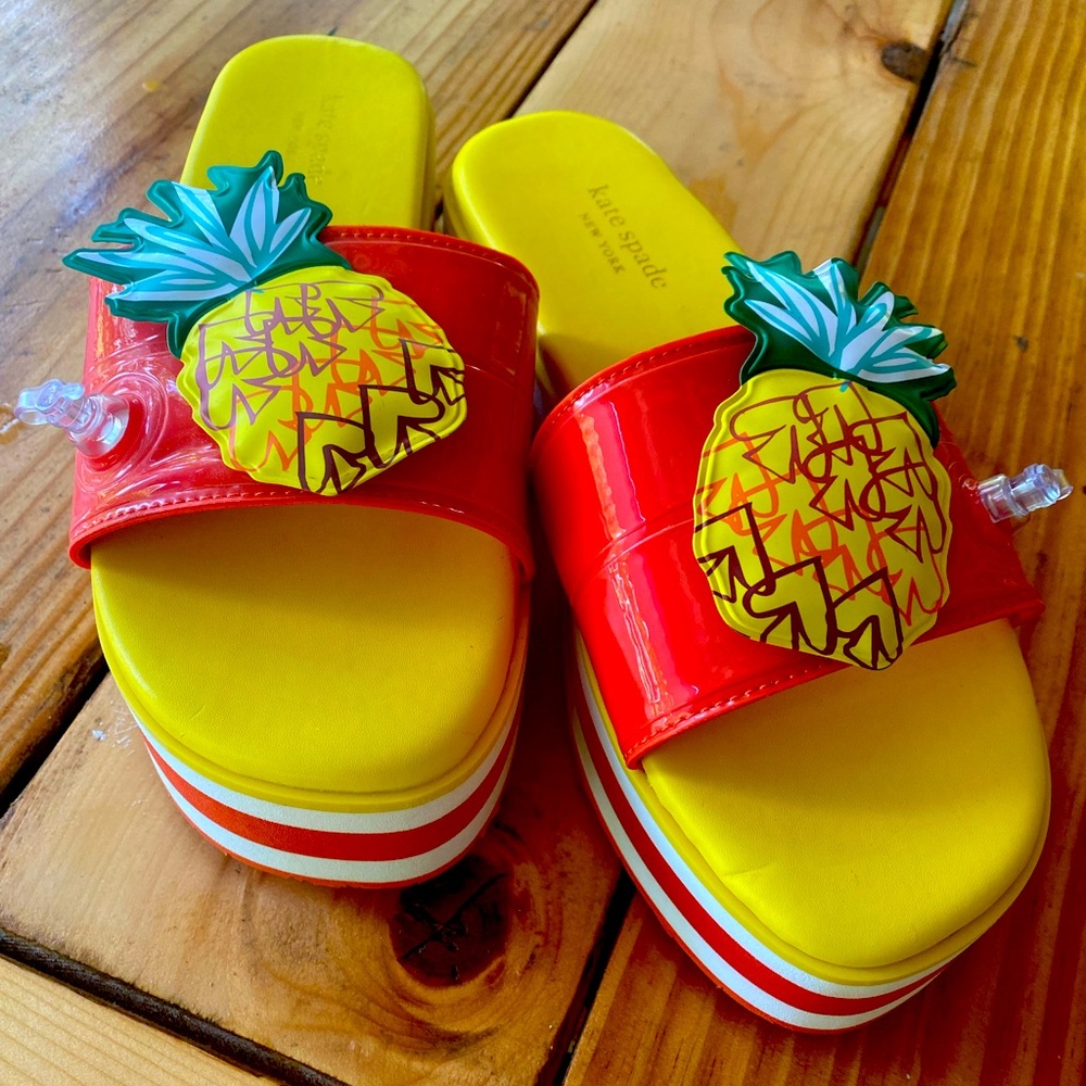 Kate Spade Novelty Kitsch Summer Pineapple Pool Floatie Sandal NWOT size 8